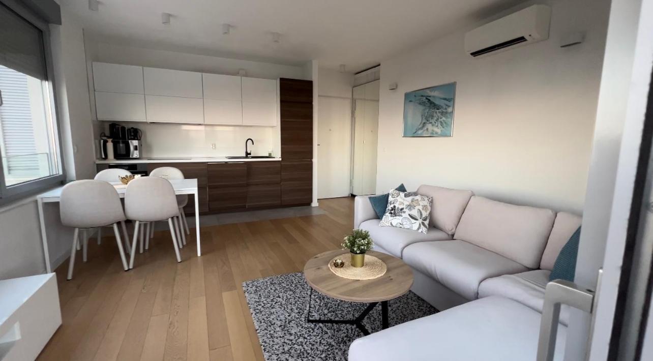 Splendid Split View Apartment ภายนอก รูปภาพ